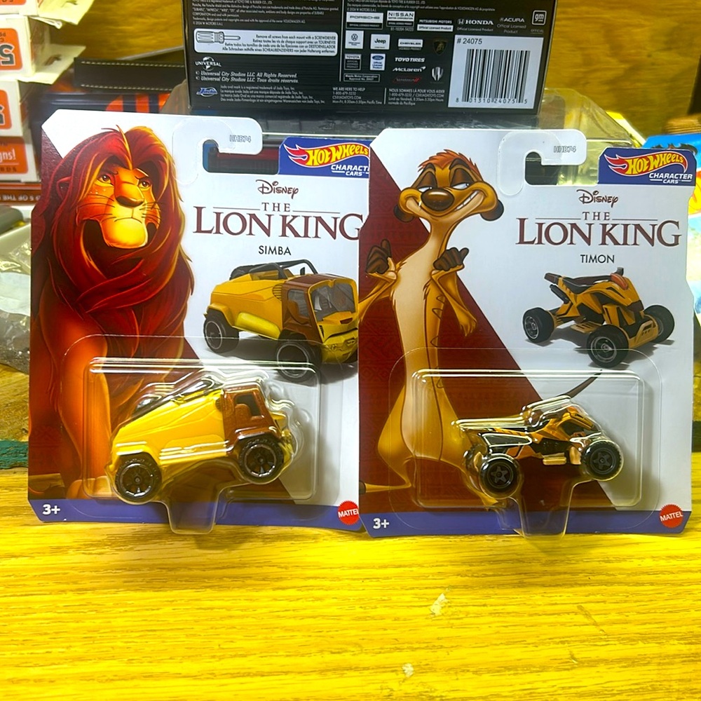 HOT WHEELS CHARACTER CARS MATTEL DISNEY THE LION KING SIMBA & TIMON 1/64 scale